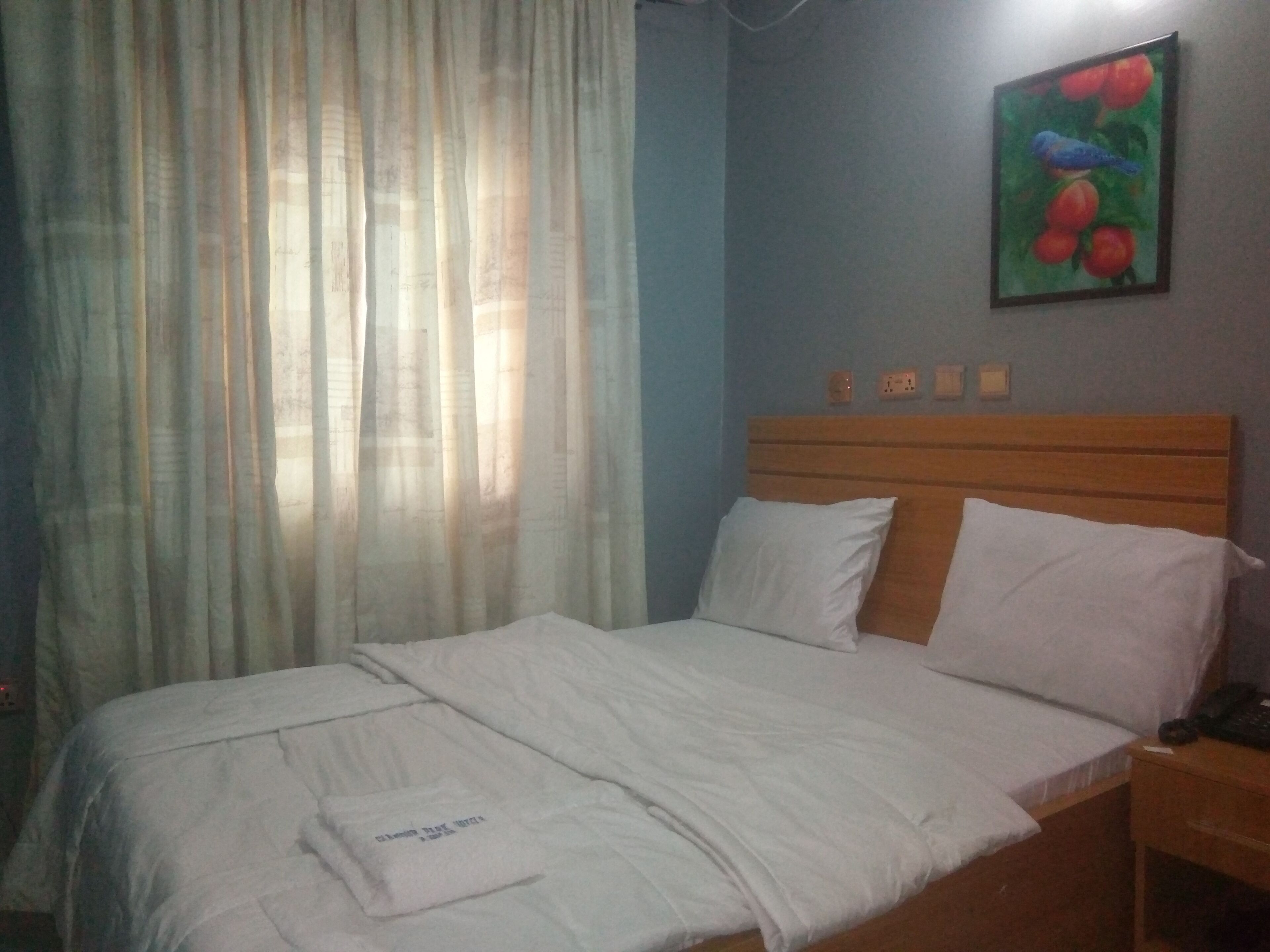 Free WiFi, bed sheets