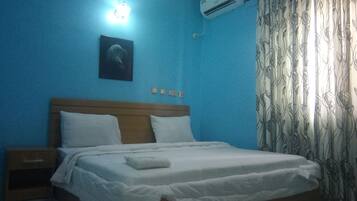 Free WiFi, bed sheets