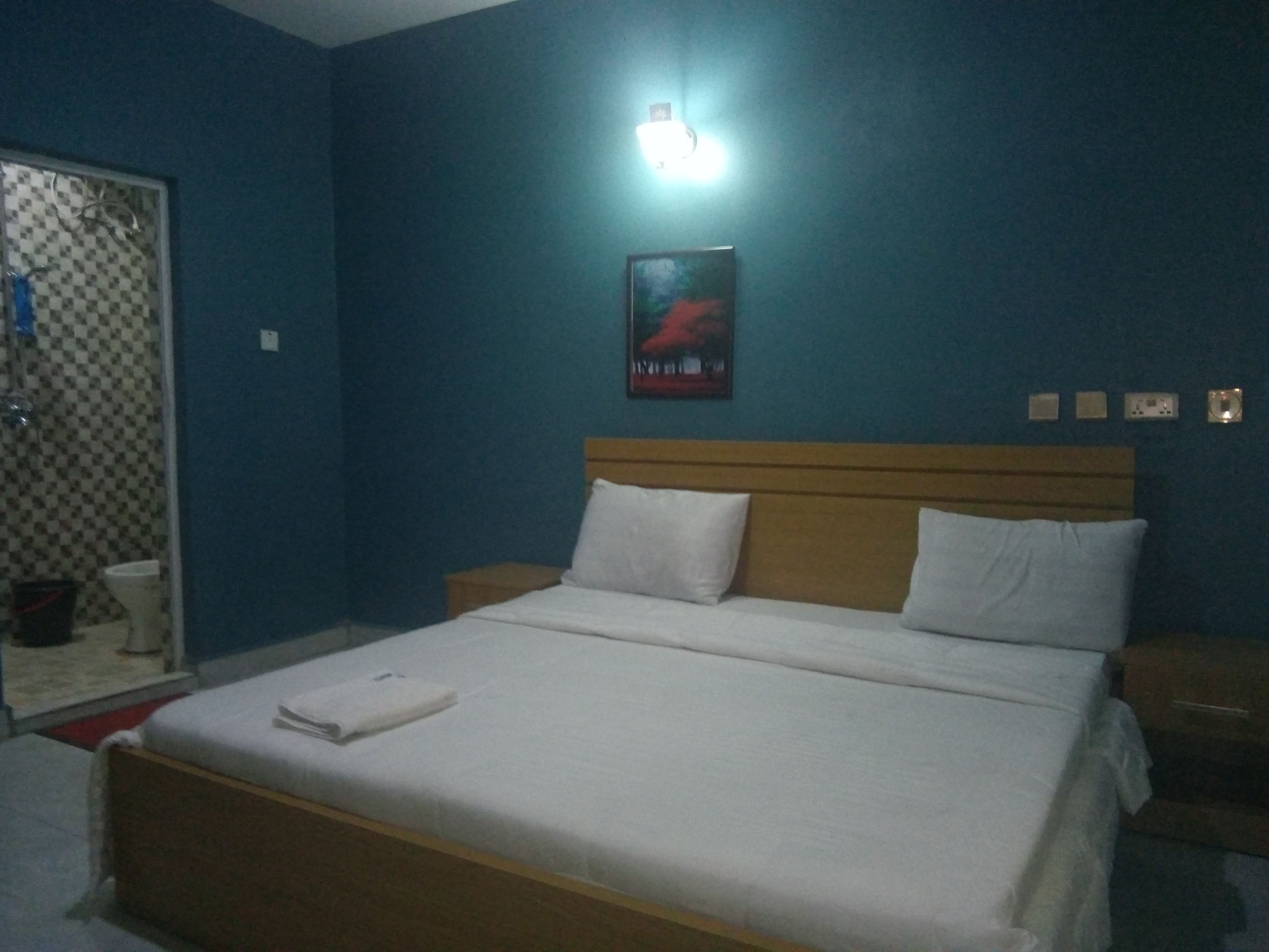 Free WiFi, bed sheets