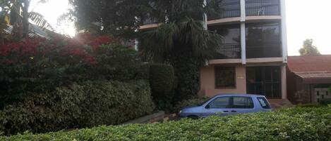 Facciata della struttura - sera/notte