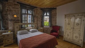 Panoramic Room