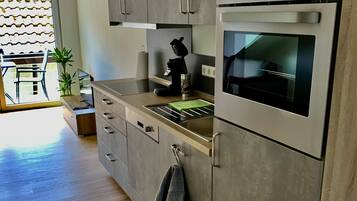 Kühlschrank, Ofen, Herdplatte, Geschirrspüler