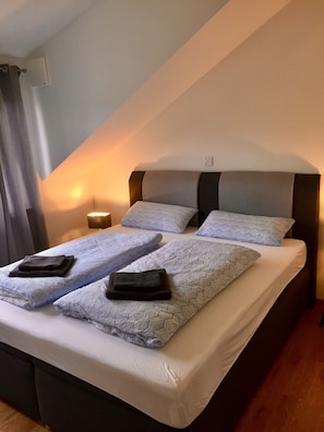 1 bedroom, free WiFi, bed sheets