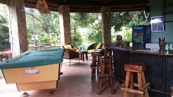 Quán bar thể thao