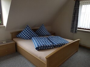 2 Schlafzimmer, Bügeleisen/Bügelbrett, WLAN