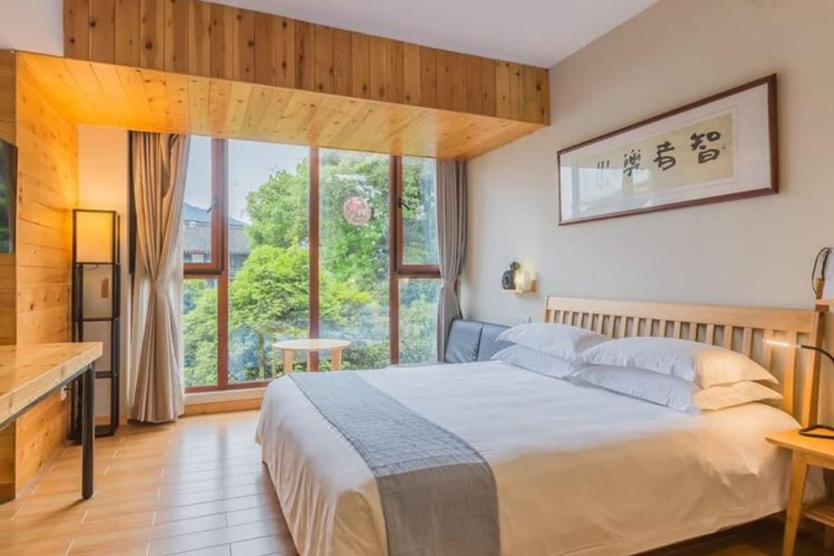 Deluxe Double Room | Blackout drapes, free WiFi, bed sheets