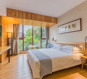Deluxe Double Room | Langsir/tirai gelap terus, Wi-fi percuma, cadar katil 