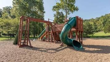 Cottage, 2 Bedrooms | Children’s area