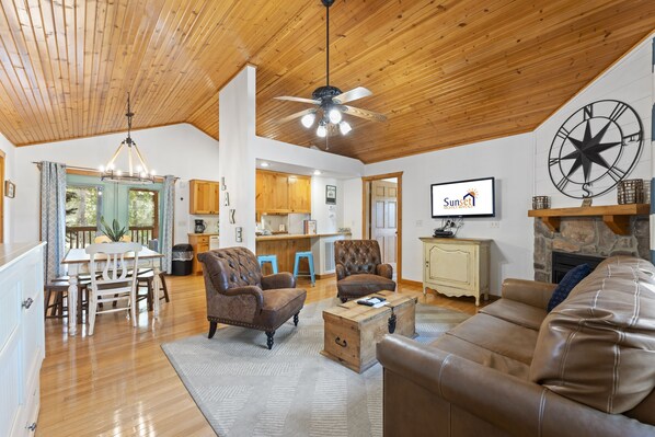 Cottage, 2 Bedrooms | Living area | Smart TV