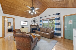 Cottage, 2 Bedrooms | Living area | Smart TV