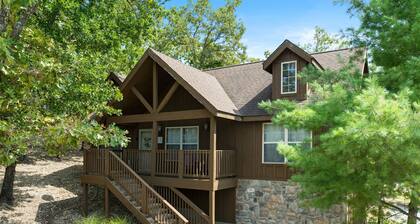 Paradise Lodge 2 Bedroom Home by RedAwning