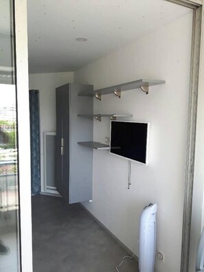 Interior - LUXURIOUS STUDIO 2 people with parking (Carnon Plage)