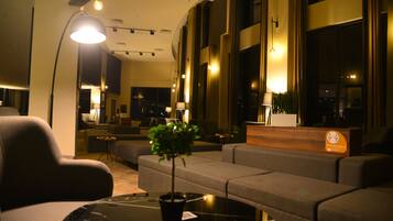 Lobby-Lounge
