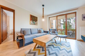 Apartment (2, Orla Bialego 11) | 1 Schlafzimmer, laptopgeeigneter Arbeitsplatz, Bügeleisen/Bügelbrett