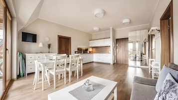 Apartment (32, Orla Bialego 9) | Laptopgeeigneter Arbeitsplatz, Bügeleisen/Bügelbrett, Bettwäsche