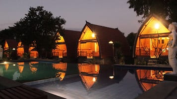 Udendørs pool