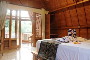 1 bedroom, desk, free WiFi, bed sheets - Kubu Padi Wooden House (Pemuteran)