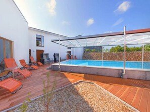 Indoor pool, outdoor pool