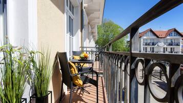 Căn hộ (8) | Hiên