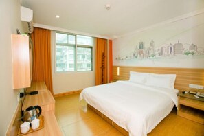 Desk, blackout curtains, free WiFi, bed sheets - Yimi Hotel Donghu Metro Station Branch (Guangzhou)
