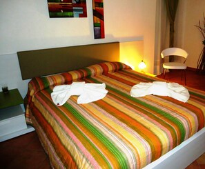 Standard-Doppelzimmer | Hochwertige Bettwaren, Minibar, Schreibtisch, Bügeleisen/Bügelbrett