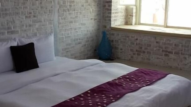 Comfort Double Room | Desk, free WiFi, bed sheets - Lan Yang Yang Homestay (Hengchun)