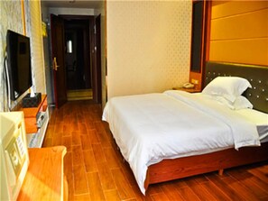 Desk, blackout curtains, free WiFi, bed sheets - Yimi Hotel Xichang Metro Station Branch (Guangzhou)