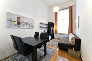 Apartment, 1 Bedroom | Living area