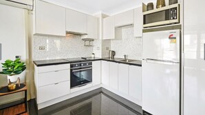Unclassified image, 5 of 15, button - Heart of Surfers Paradise, 2BR Apt (Surfers Paradise)