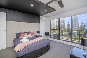 Apartment, 2 Bedrooms, Non Smoking - Grand, Bright, Modern Home (Surfers Paradise)
