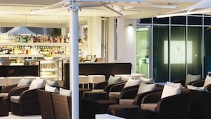 Lobby lounge - Luxurious Apartment, Heart of Surfers (Surfers Paradise)