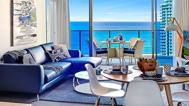 Dining - Luxurious Apartment, Heart of Surfers (Surfers Paradise)