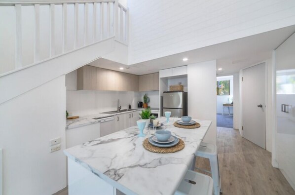 Apartment, 2 Bedrooms, Non Smoking | Private kitchen