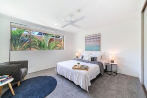 Apartment, 2 Bedrooms, Non Smoking | 2 bedrooms, iron/ironing board, free WiFi, bed sheets - Modern Coastal Home (Surfers Paradise)