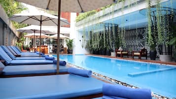 Outdoor pool, pool umbrellas