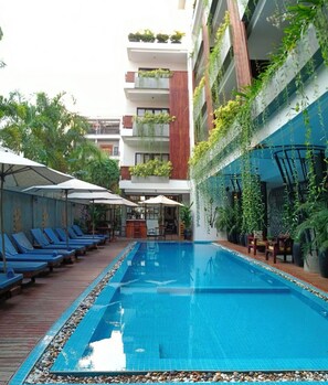 Habitación ejecutiva, vistas a la piscina | Vistas desde la habitación