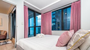 Apartment, 2 Bedrooms | 2 bedrooms, iron/ironing board, WiFi (free), bed sheets - JHT - 2 BRM Apartment, Stylish, Opposite to SkyTower (Auckland)