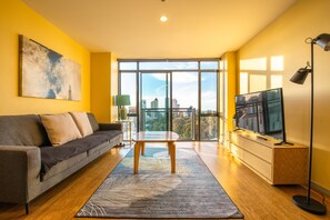 Smart TV, Netflix - JHT - Carpark, 2 BRM Apartment, Next to Uni (Auckland)