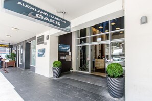 Property entrance - JHT - 1 BRM Apartment, Britomart, Sea View (Auckland)