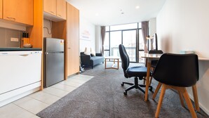 Smart TV, Netflix - JHT - 1 BRM Apartment, Carpark, Next to University (Auckland)