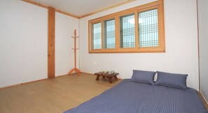 Traditional Δωμάτιο (Ondol / A) | Κλινοσκεπάσματα υψηλής ποιότητας, δωρεάν Wi-Fi