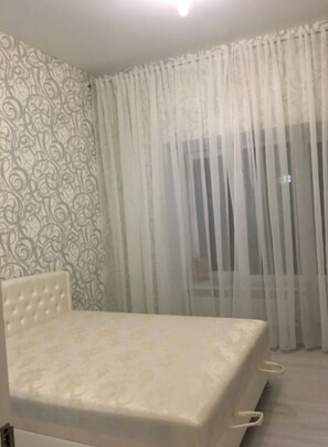 Iron/ironing board, free WiFi, bed sheets - Kat Fiolet Apartment (Odesa)