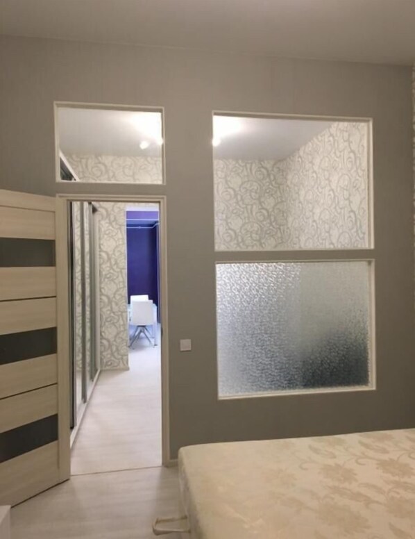 Iron/ironing board, free WiFi, bed sheets - Kat Fiolet Apartment (Odesa)