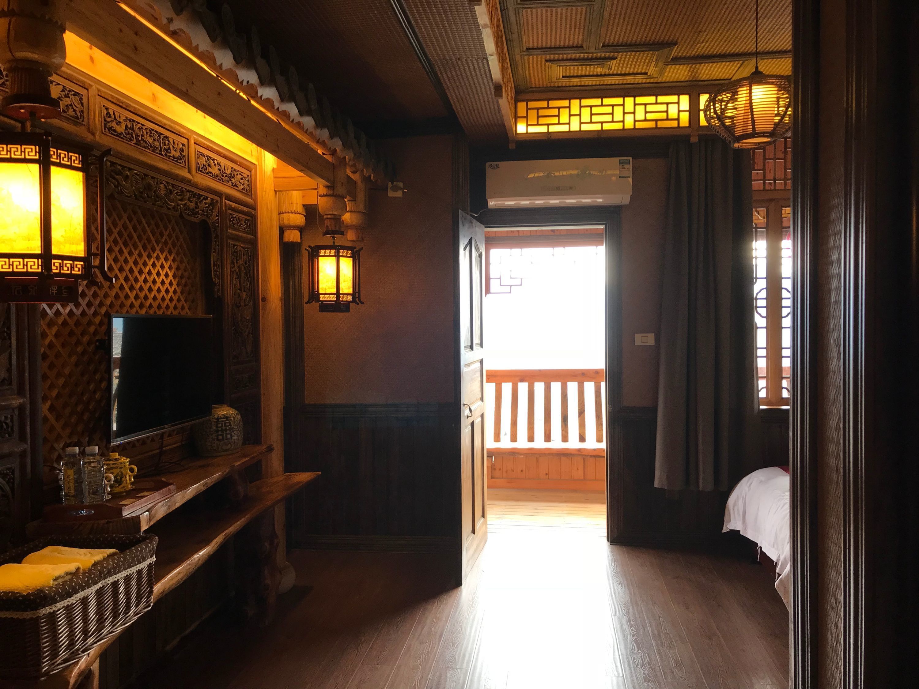 Deluxe Twin Room, Balcony | Desk, blackout drapes, free WiFi