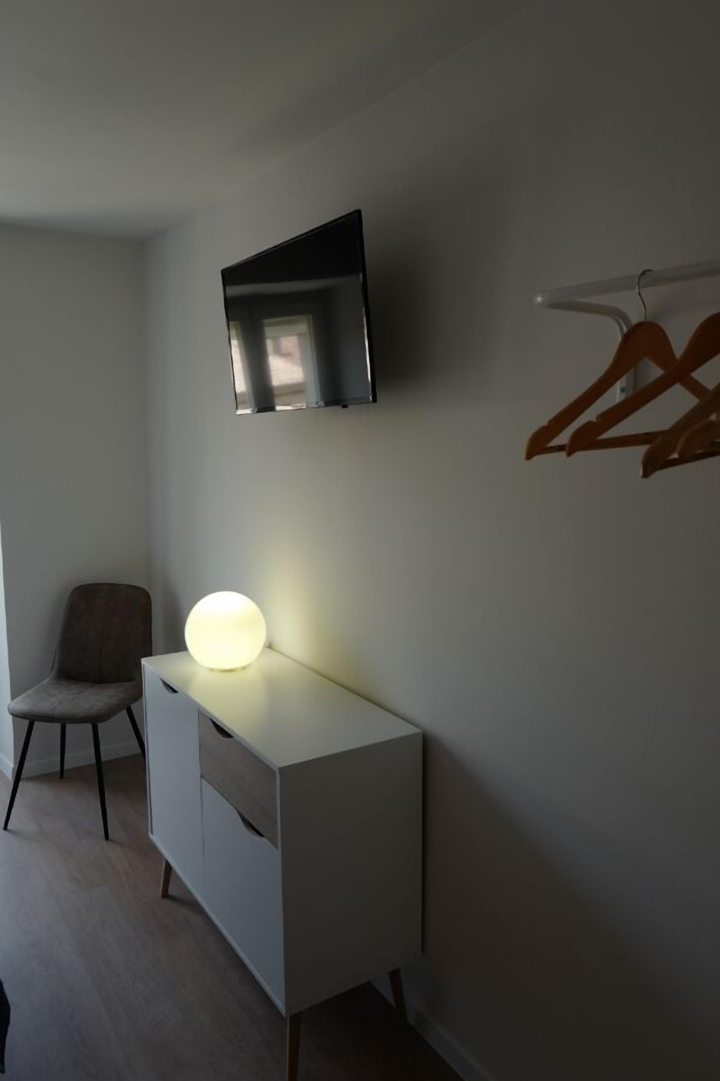 deluxe room | 1 bedroom, individually decorated, blackout curtains, iron/ironing board