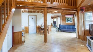 Room C1 | WiFi (free) - Cabin Town Pension (Hoengseong)