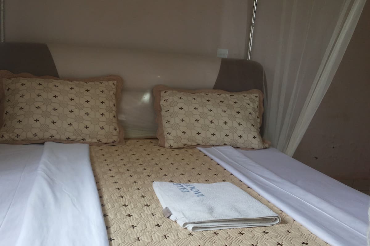 Executive Double Room | Individually furnished, desk, laptop workspace, blackout drapes