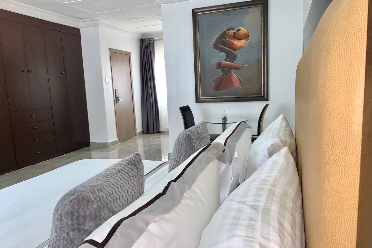 Free WiFi, bed sheets