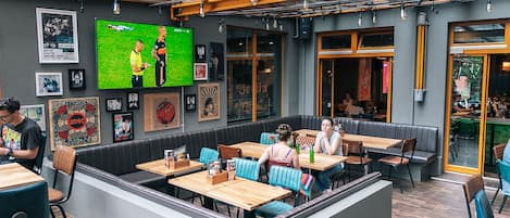 Breakfast, lunch and dinner served