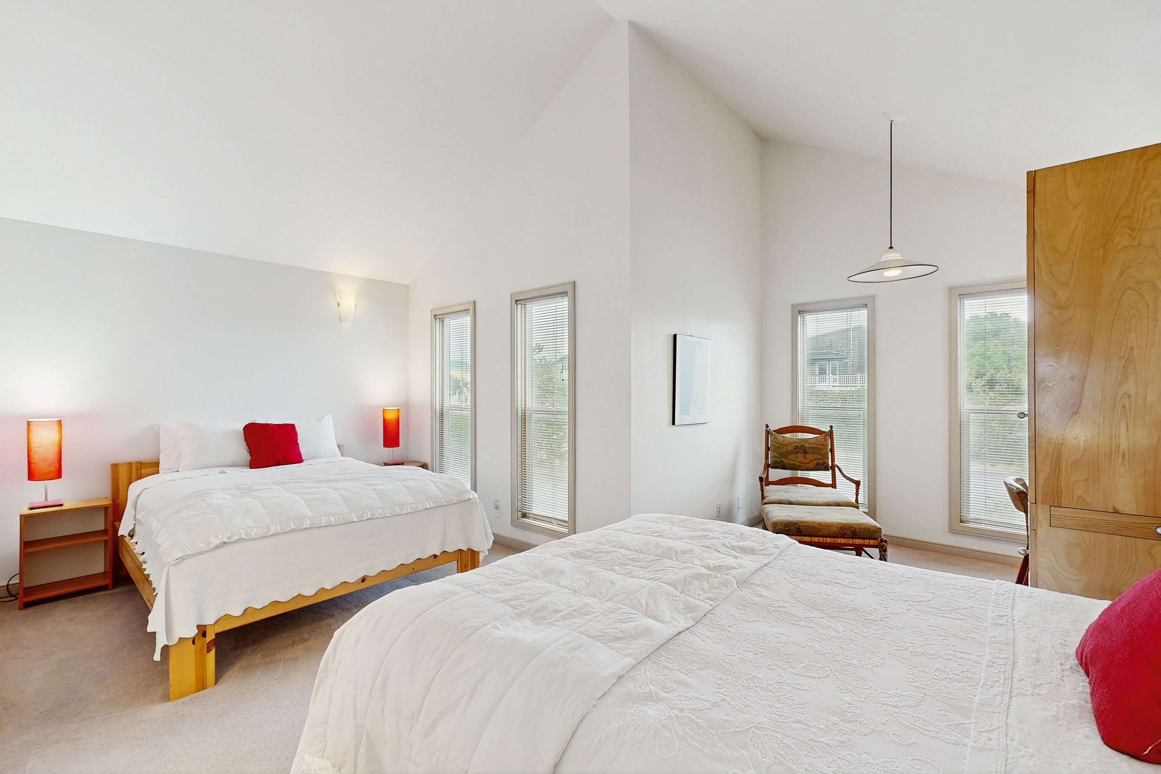 6 bedrooms, internet, bed sheets